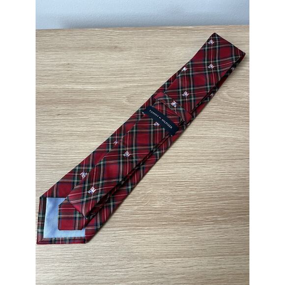 Tommy Hilfiger Red Plaid with Polar Bears Christmas Design Silk Designer Tie - Picture 4 of 6